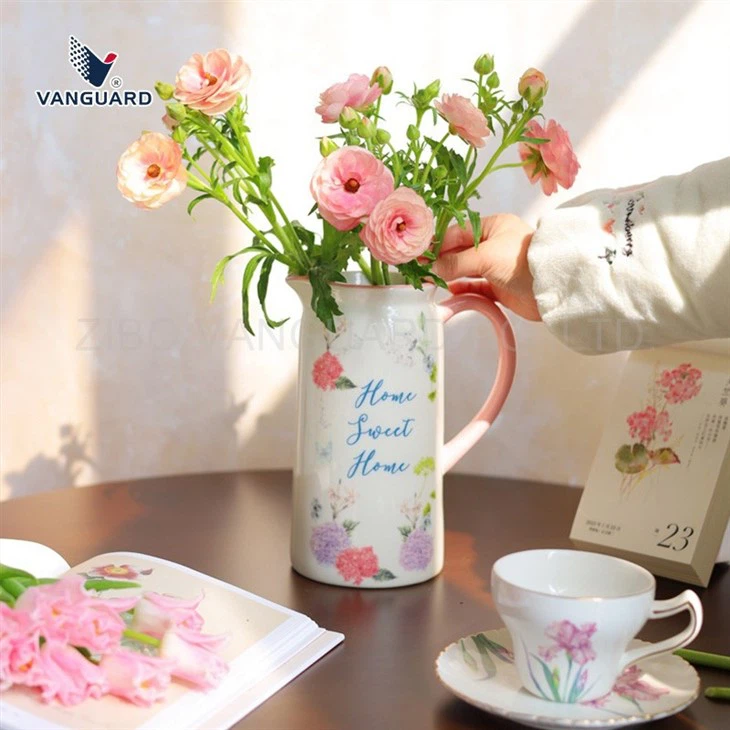 Creative Hand Painted Ceramic Vase suppliers Creative Hand Painted Ceramic Vase suppliers